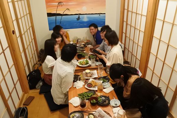 前回の食事会の様子