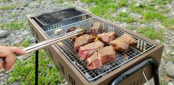 夏はみんなでバーベキュー