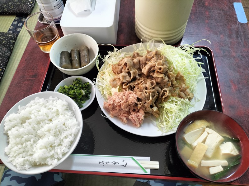 漢の食い物。生姜焼き定食