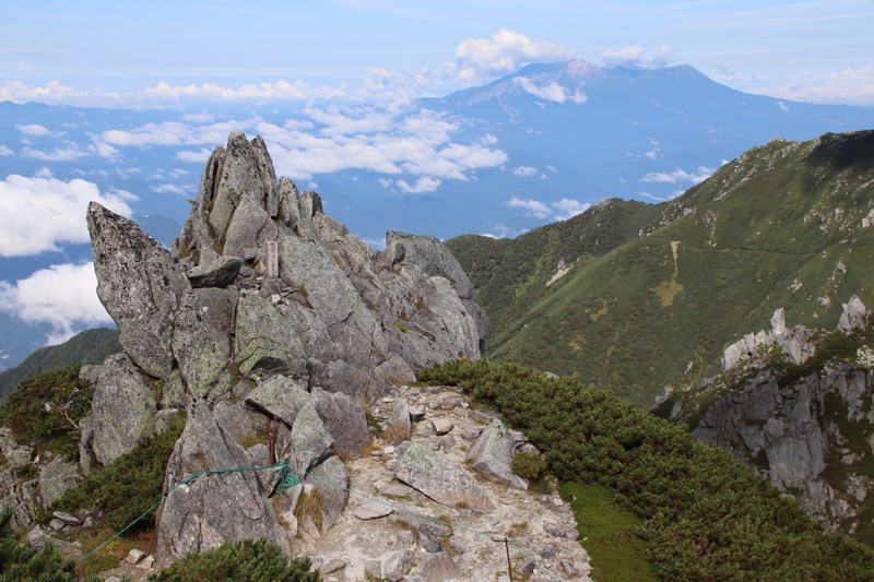 天狗岩から御嶽山・9月