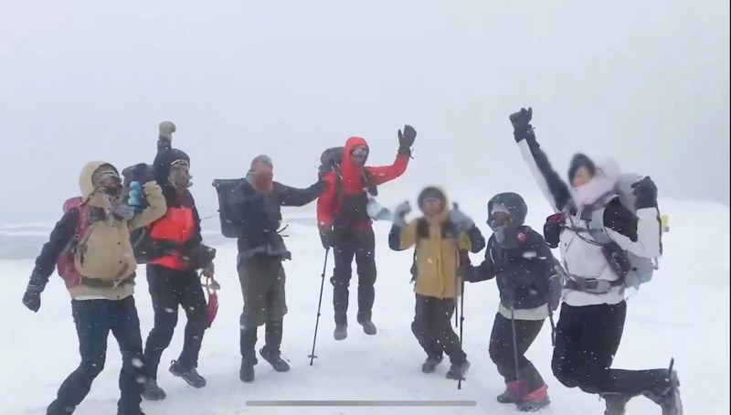 雪山ハイク