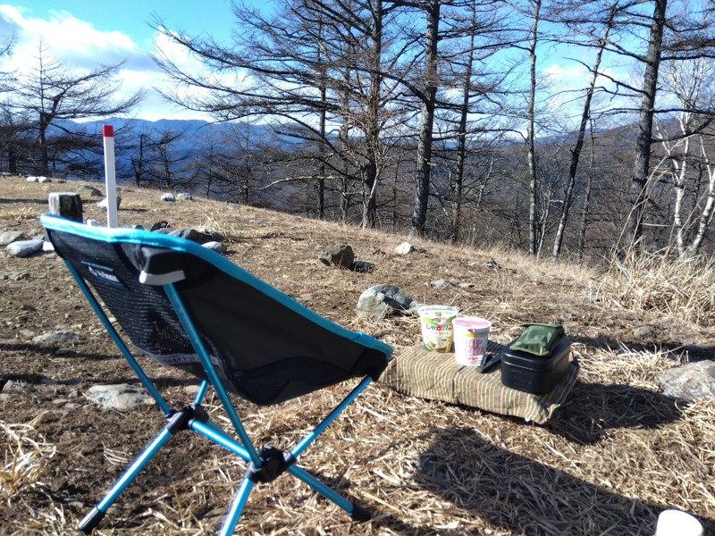 六ツ石山山頂でコーヒータイム